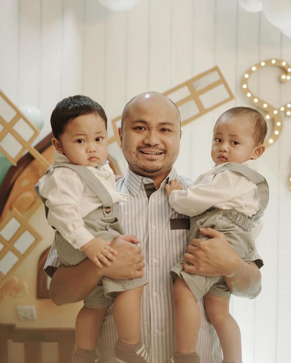 7 Potret ulang tahun Sudais dan Suhail, cucu kembar Jusuf Kalla