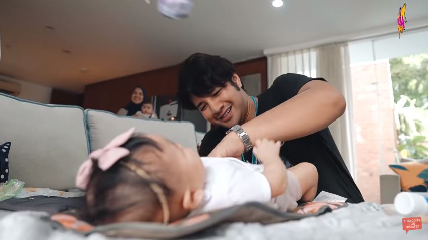 10 Momen Irish Bella & Ammar Zoni asuh anak kembar Syahnaz, telaten