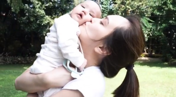 10 Momen bahagia Shandy Aulia ulang tahun pertama sebagai ibu