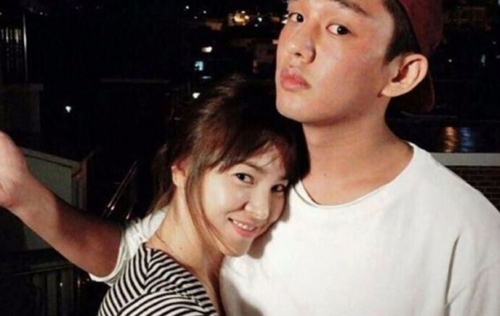 7 Potret persahabatan Song Hye-kyo dan Yoo Ah-in, saling dukung