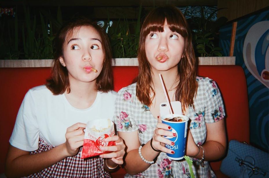 Sahabat dekat, ini 8 momen manis Beby Tsabina dan Cassandra Lee