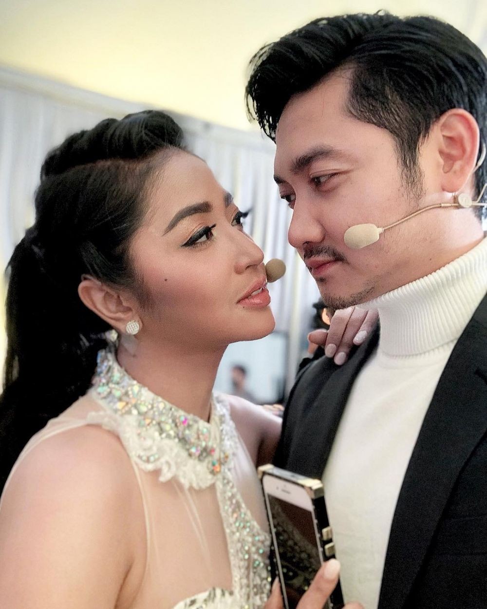 Menikah dengan Angga Wijaya, ini 4 pengakuan mengejutkan Dewi Perssik