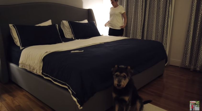 8 Penampakan rumah Rianti Cartwright, bergaya klasik Amerika