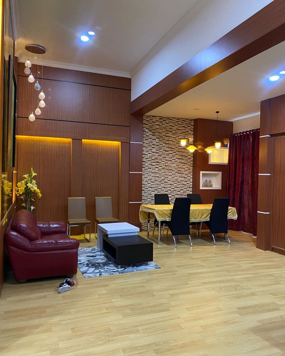 10 Penampakan rumah Bella Shofie di Maluku, pemandangannya pantai