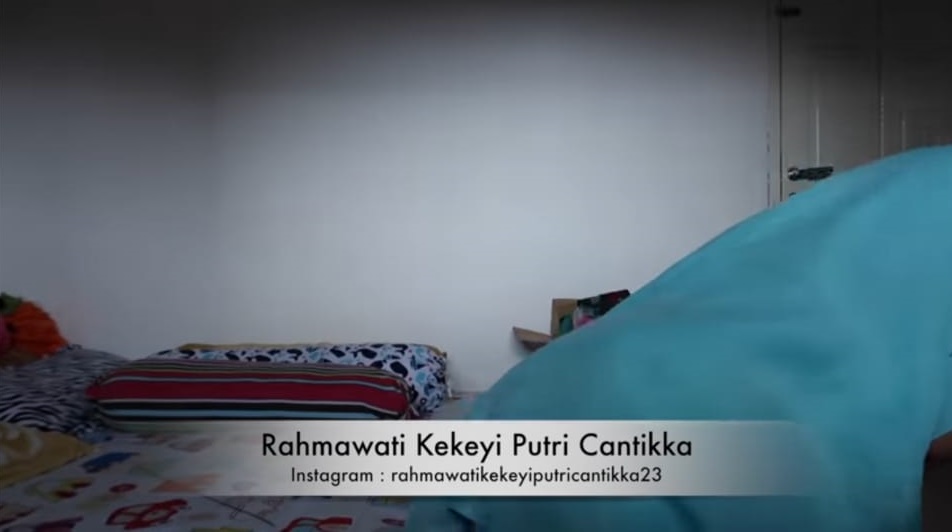 8 Penampakan kamar Kekeyi, minimalis dipenuhi boneka