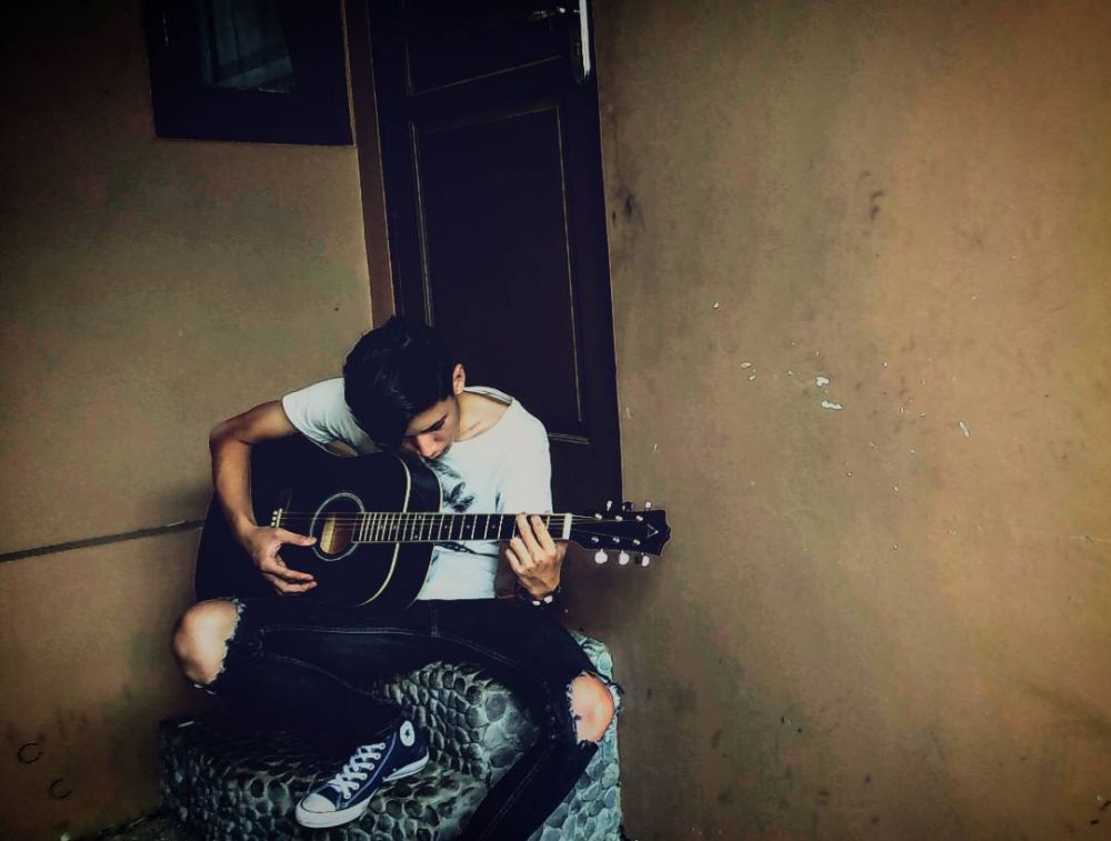 7 Pesona Jason, adik Dahlia Poland yang berparas bule