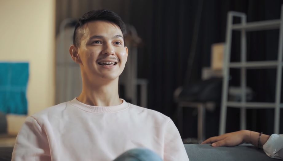 Jadi mualaf, ini pengalaman pertama Marcell Darwin salat berjamaah