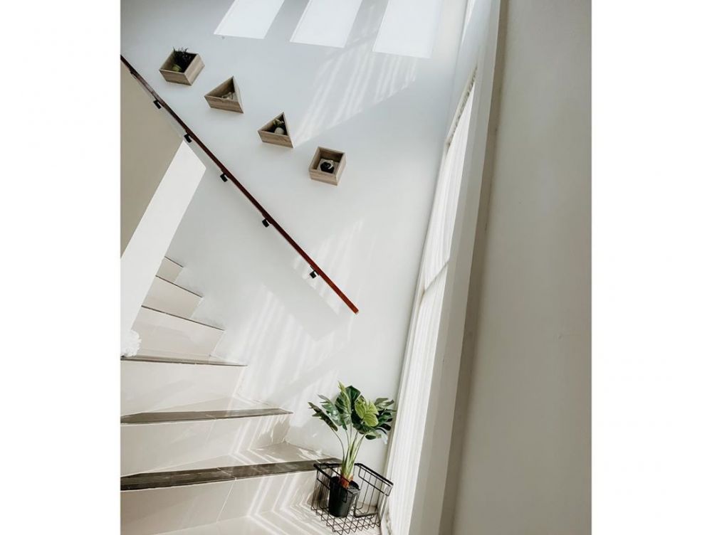 8 Penampakan rumah Mytha Lestari, desain interiornya Instagramable