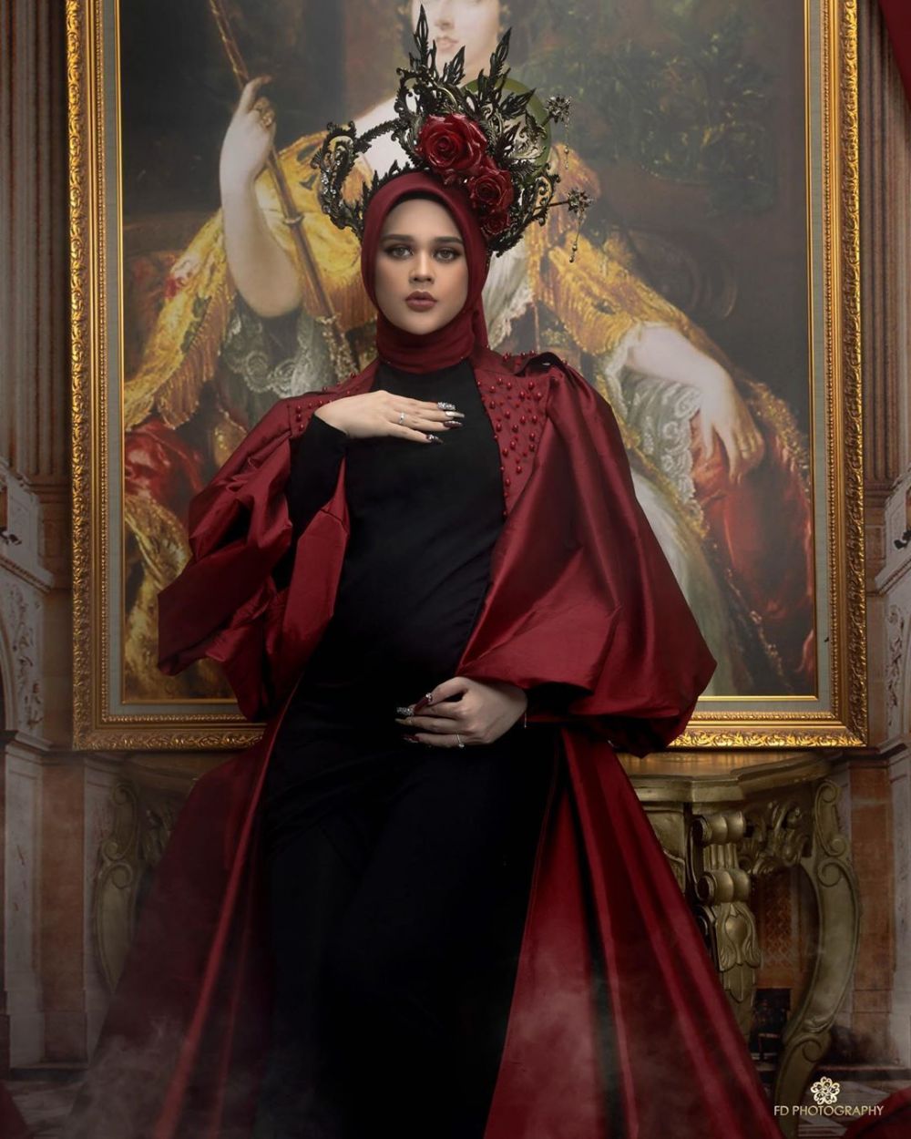 8 Beda gaya pemotretan maternity Cut Meyriska dalam berbagai tema