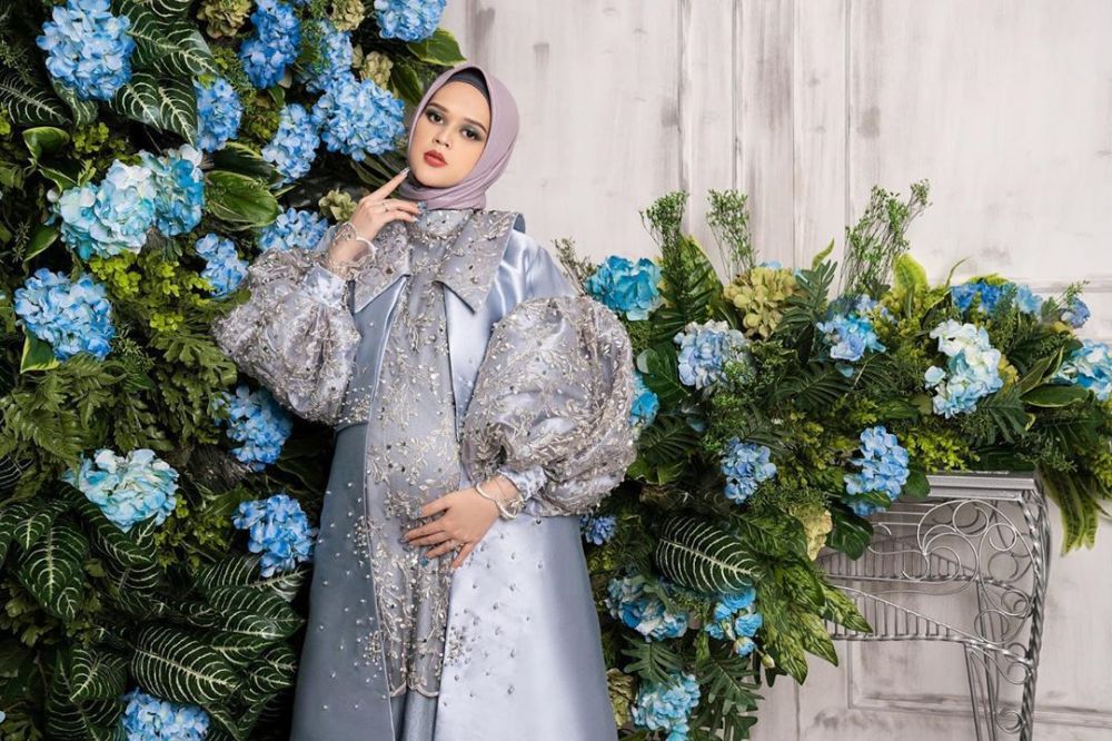 8 Beda gaya pemotretan maternity Cut Meyriska dalam berbagai tema