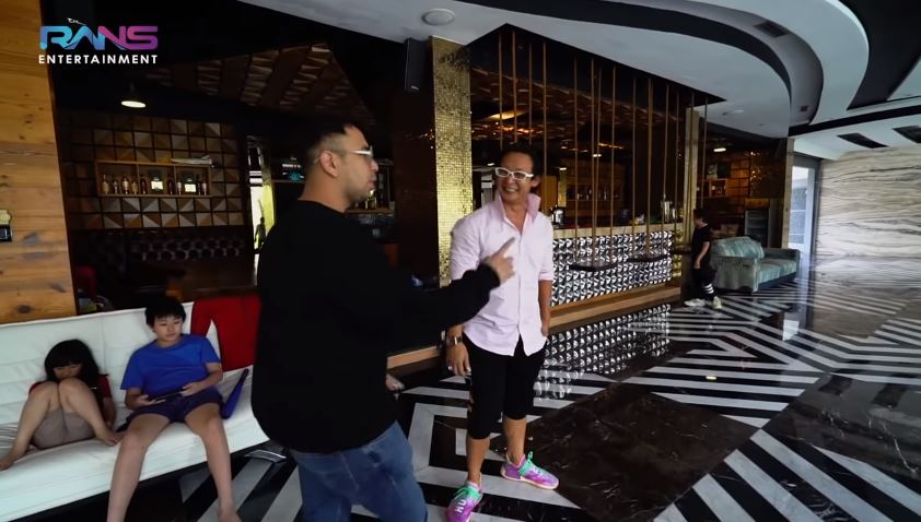 8 Potret garasi Fransen Susanto, bak showroom mobil