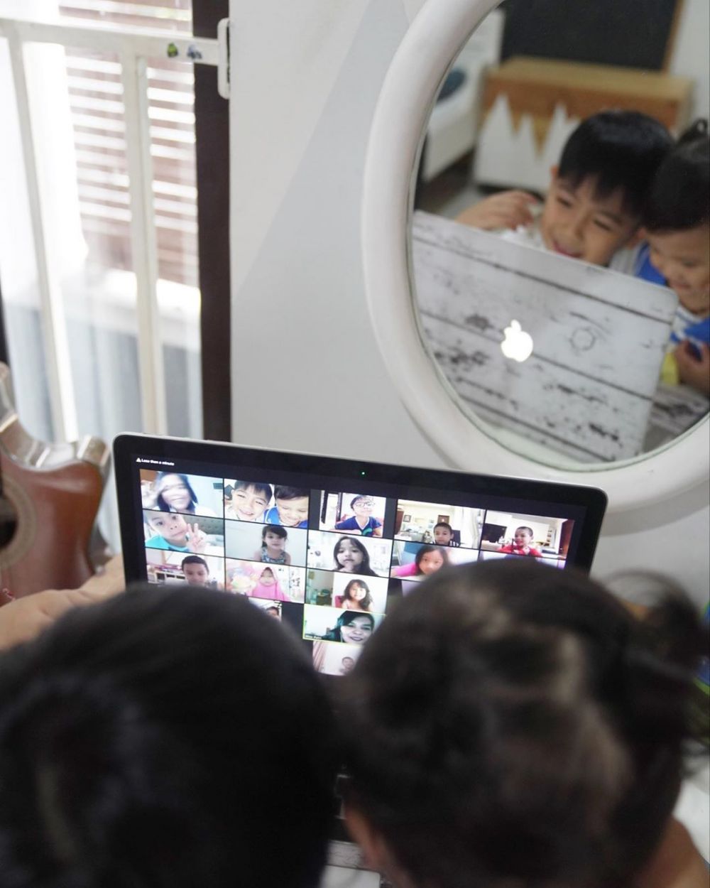 7 Momen anak Sharena Delon wisuda TK, tunda masuk SD karena pandemi