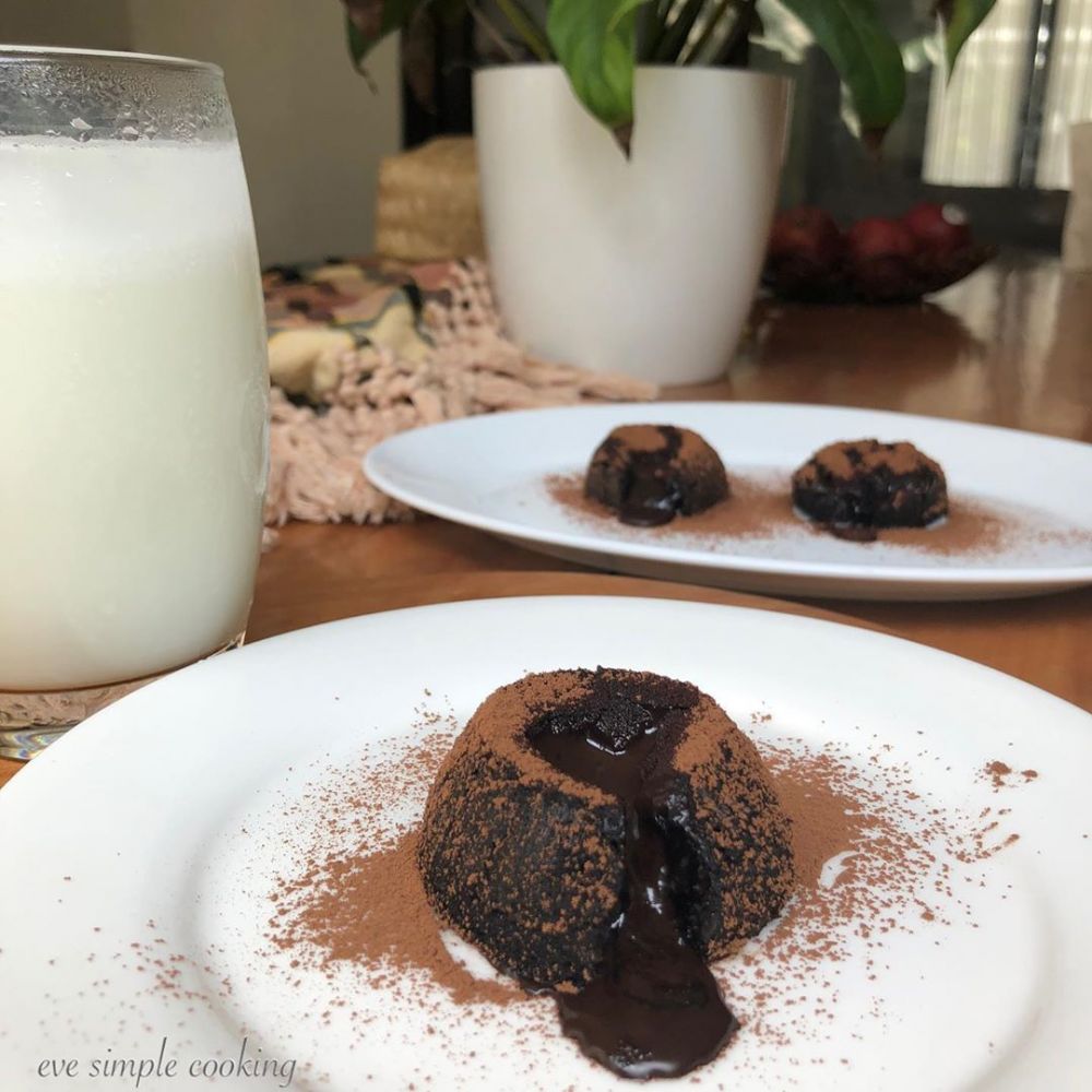 10 Resep lava cake lumer lezat, lembut, mudah dan anti gagal