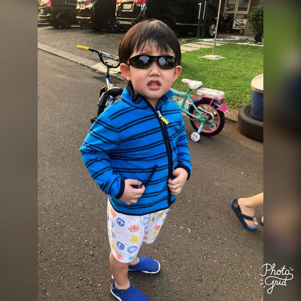 5 Momen Hendra Setiawan bersepeda bareng anak-anaknya, seru abis