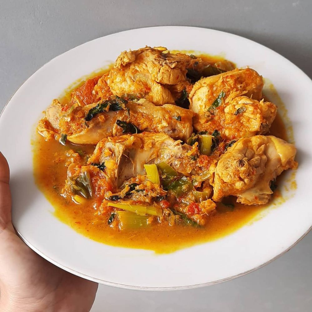 6 Resep ayam woku enak, istimewa, dan menggugah selera