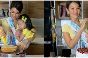 10 Potret Farah Quinn bikin kue sambil gendong anak, lihai banget