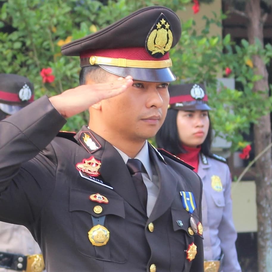 10 Potret Priyono Suhartono, polisi yang viral tolak kasus warisan