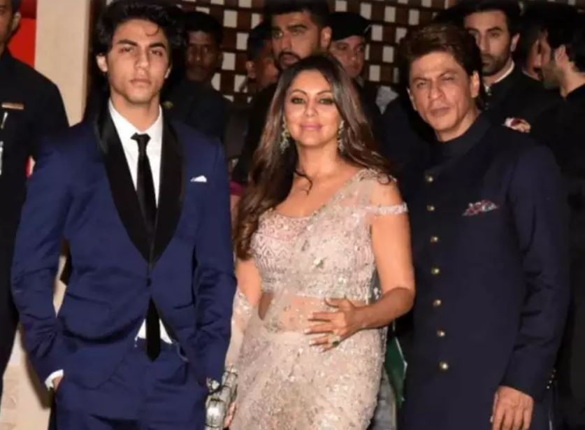 5 Momen Aryan Khan disebut 'fotokopian' Shah Rukh Khan banget