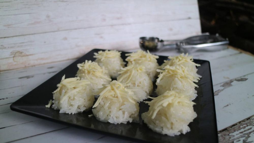 12 Resep jajanan keju paling enak, sehat, istimewa, & mudah dibuat