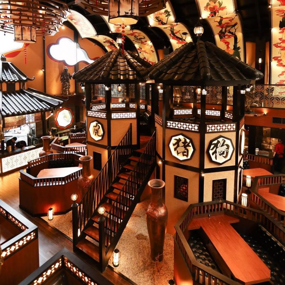 10 Potret restoran fancy milik Ayu Dewi, berkonsep oriental