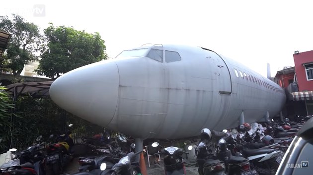 12 Potret rumah mewah Aleta Molly, ada badan pesawat parkir di halaman