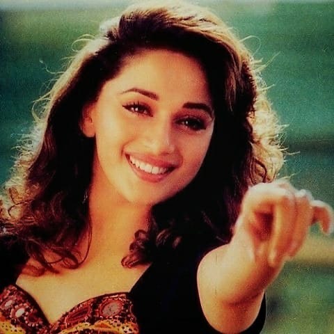 7 Potret lawas Madhuri Dixit, bukti cantik sedari dulu