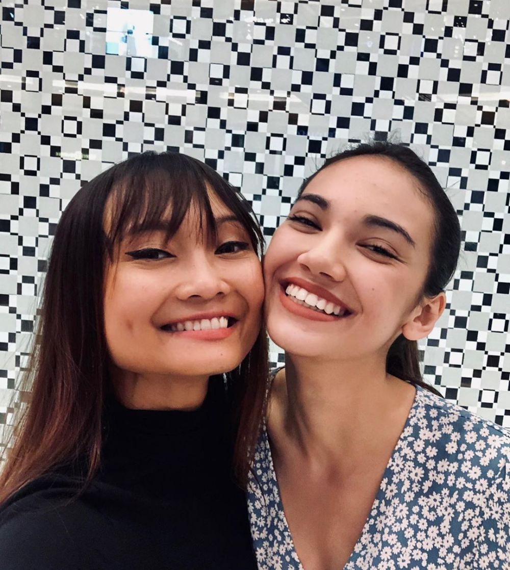 Potret kompak 10 seleb bersama anak tiri, bak kakak adik