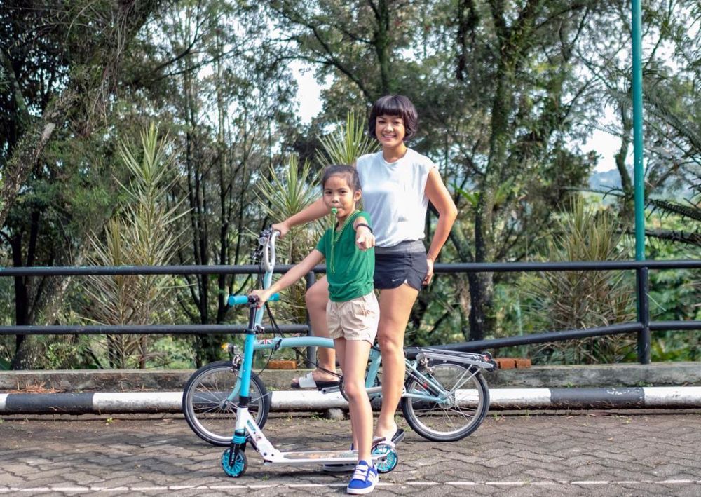 7 Potret koleksi sepeda Nirina Zubir, pernah gowes Jakarta-Bali