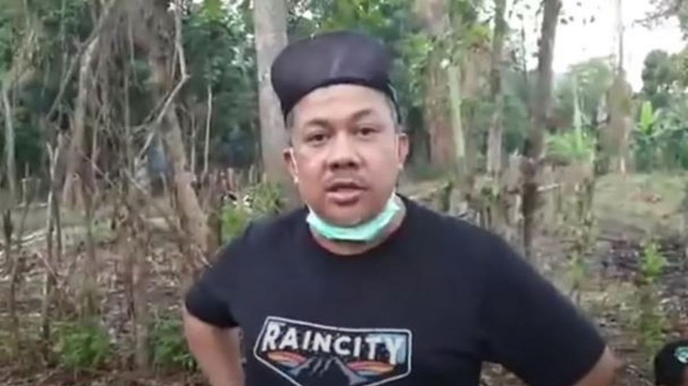 7 Potret aktivitas Fahri Hamzah usai tak duduk di DPR, panen singkong