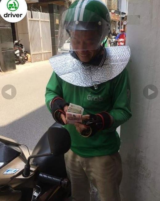 9 Cara unik driver ojek online jaga jarak dengan penumpang saat wabah