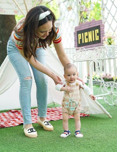 6 Momen Shandy Aulia piknik bareng anak, ada yang naik becak