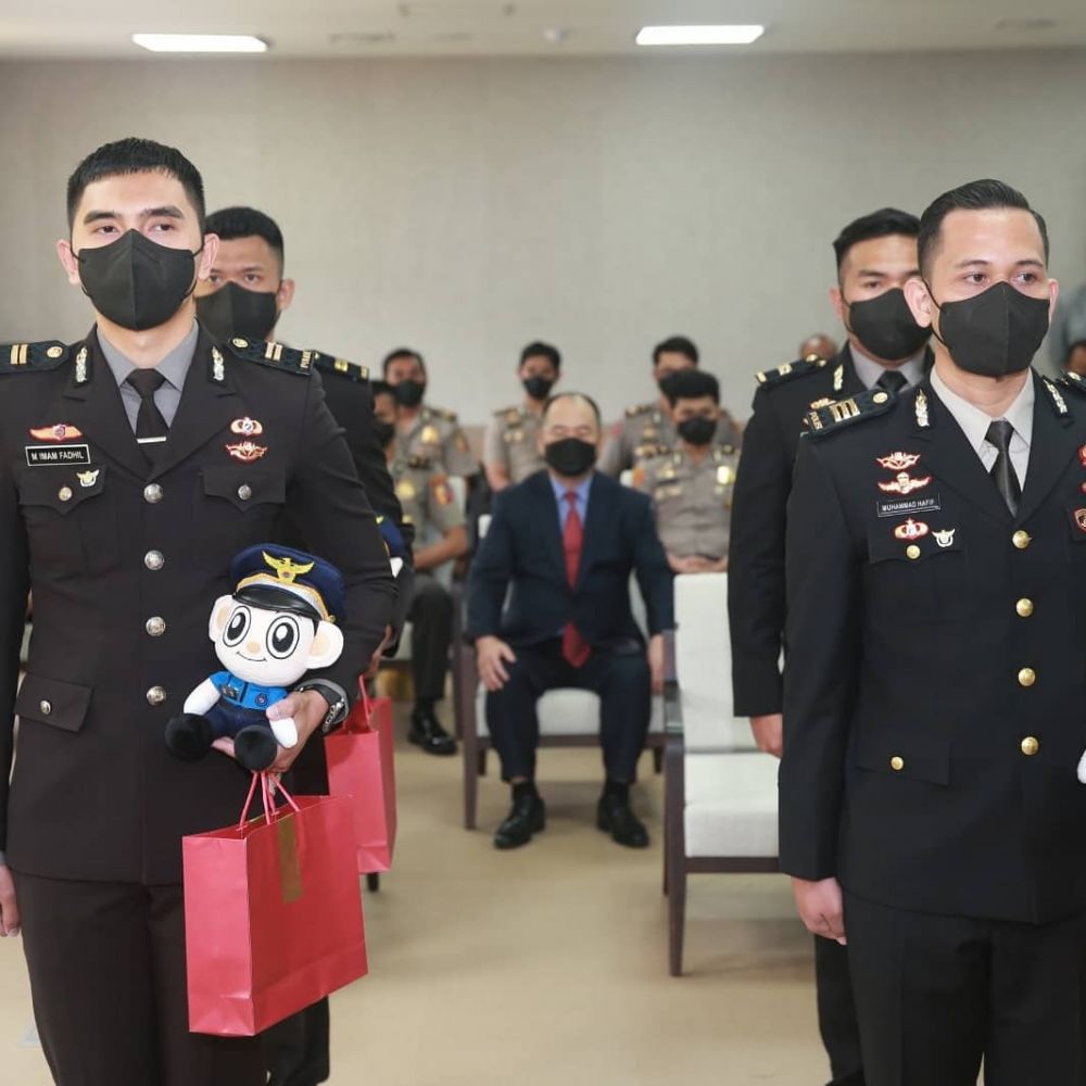 7 Potret tampan Fadhil, Perwira Polri yang naik pangkat di Korea