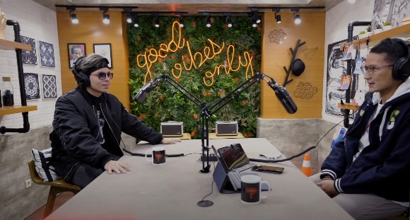 10 Potret studio podcast Sandiaga Uno, Instagramable banget