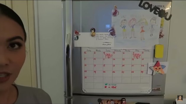 10 Potret apartemen Denada di Singapura, minimalis bernuansa putih