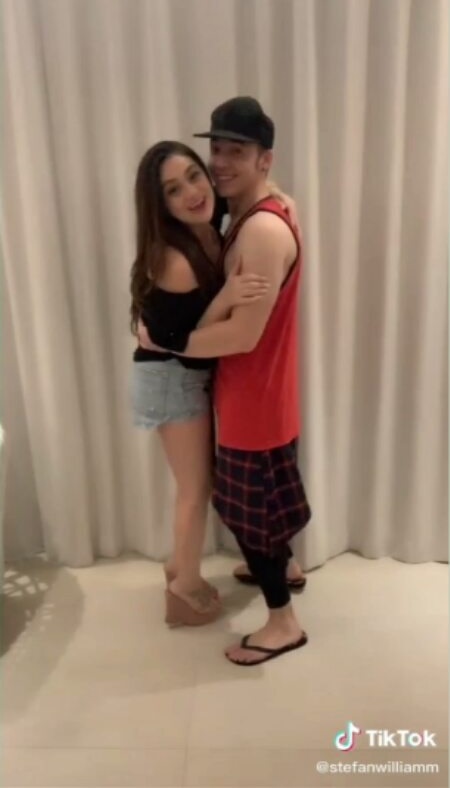 Pertama kali main TikTok, 6 gaya Stefan William bikin gagal fokus