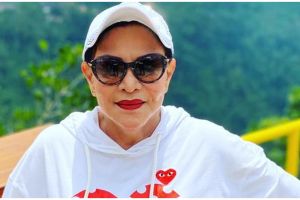 Curhat Mpok Atiek yang kini jualan puding karena sepi job