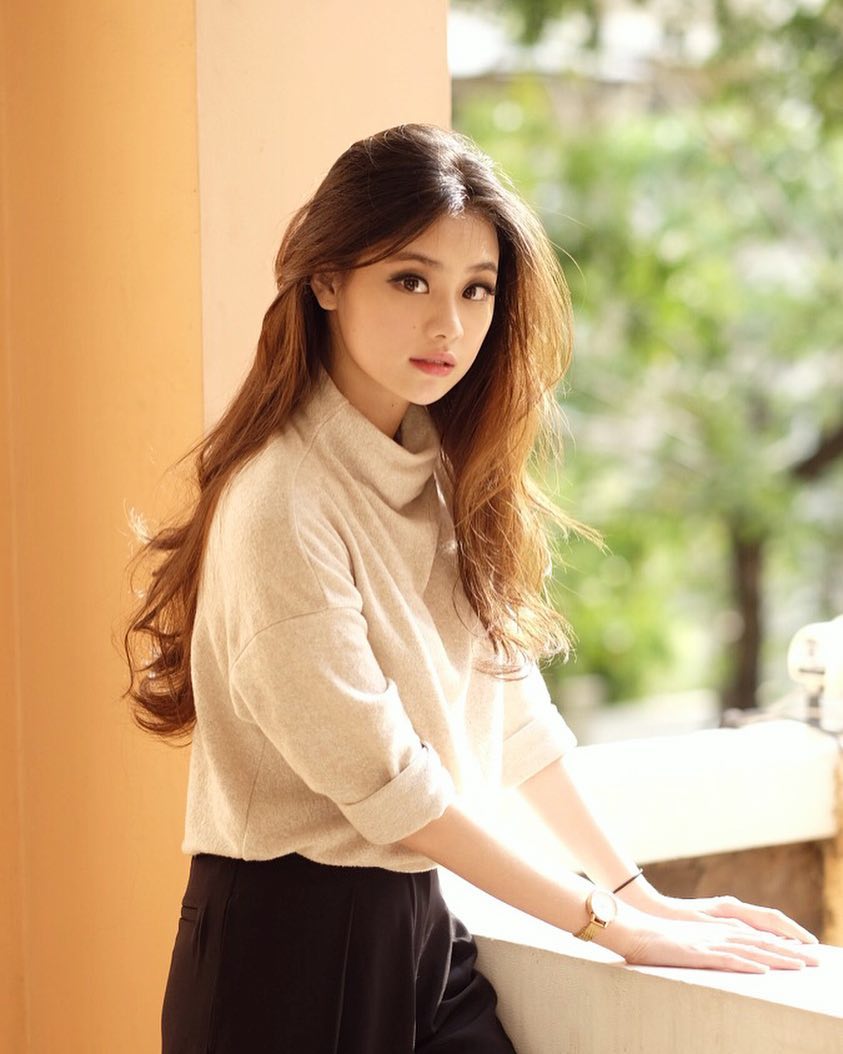 10 Potret cantik Gege Elisa 'Virgin 3', disebut mirip idol Korea