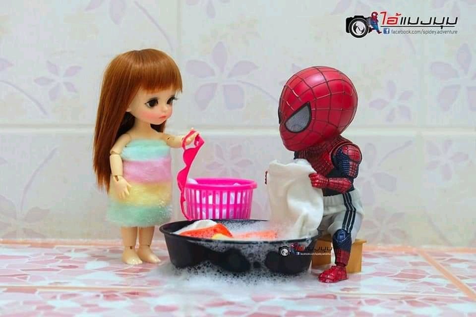 Begini jadinya kalau Spider-Man jadi bapak rumah tangga, kocak