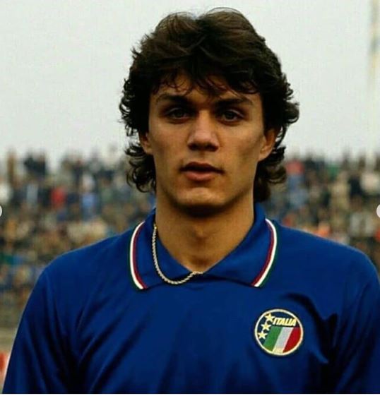 Potret lawas 9 legenda dunia sepak bola, Casillas gantengnya awet