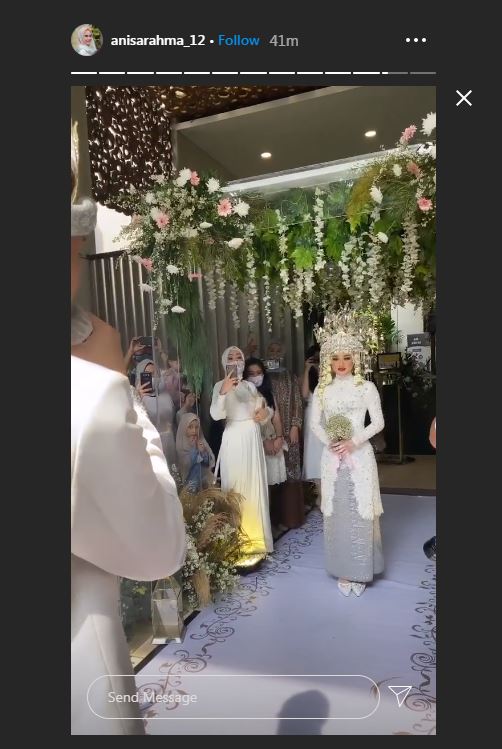8 Momen akad nikah Dinda Hauw dan Rey Mbayang