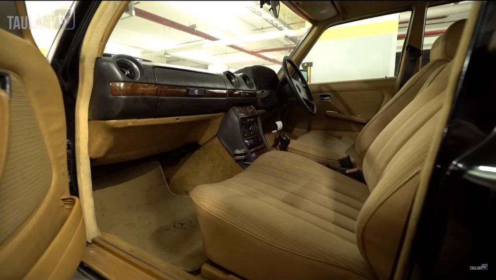 9 Potret koleksi mobil antik Uya Kuya, klasik penuh nilai historis