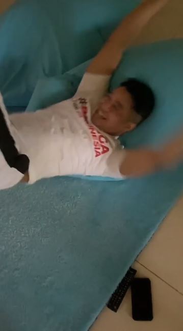 5 Momen bahagia Angbeen Rishi umumkan kehamilan, unggah foto USG