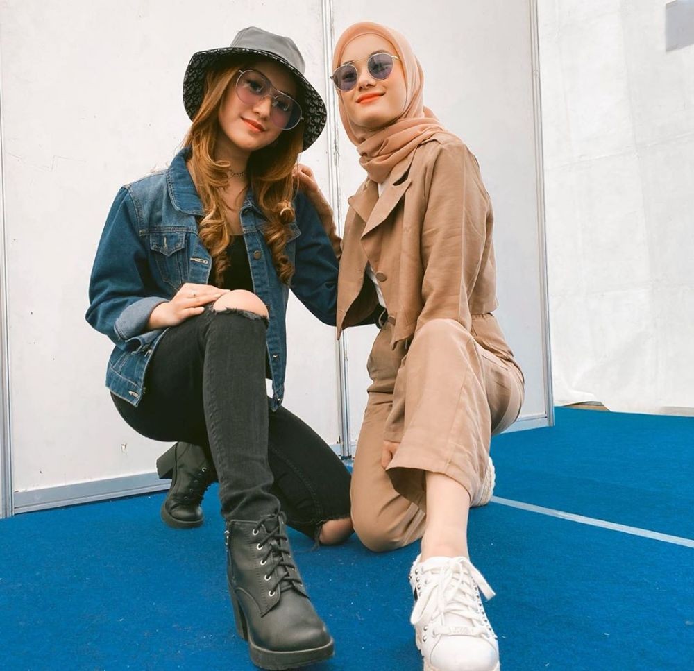 8 Potret persahabatan Dinda Hauw & Sheila Rizkyana, kompak