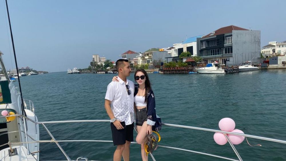 Momen perayaan ultah 5 seleb di kapal, ada yang dilamar kekasih