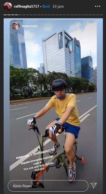 Momen Raffi Ahmad naik sepeda Brompton Explorer, harganya fantastis