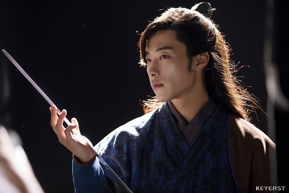 5 Drama Korea dibintangi Woo Do-hwan, romantis hingga sejarah