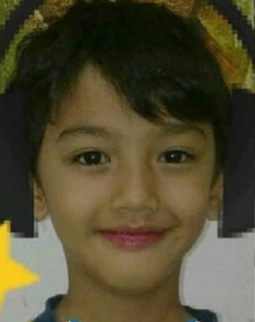 8 Potret masa kecil Ari Irham, imut dan menggemaskan