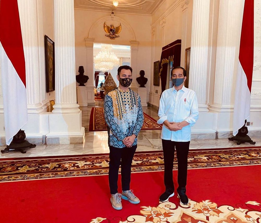 5 Momen Raffi Ahmad ketemu Presiden Jokowi, sepatunya bikin salfok