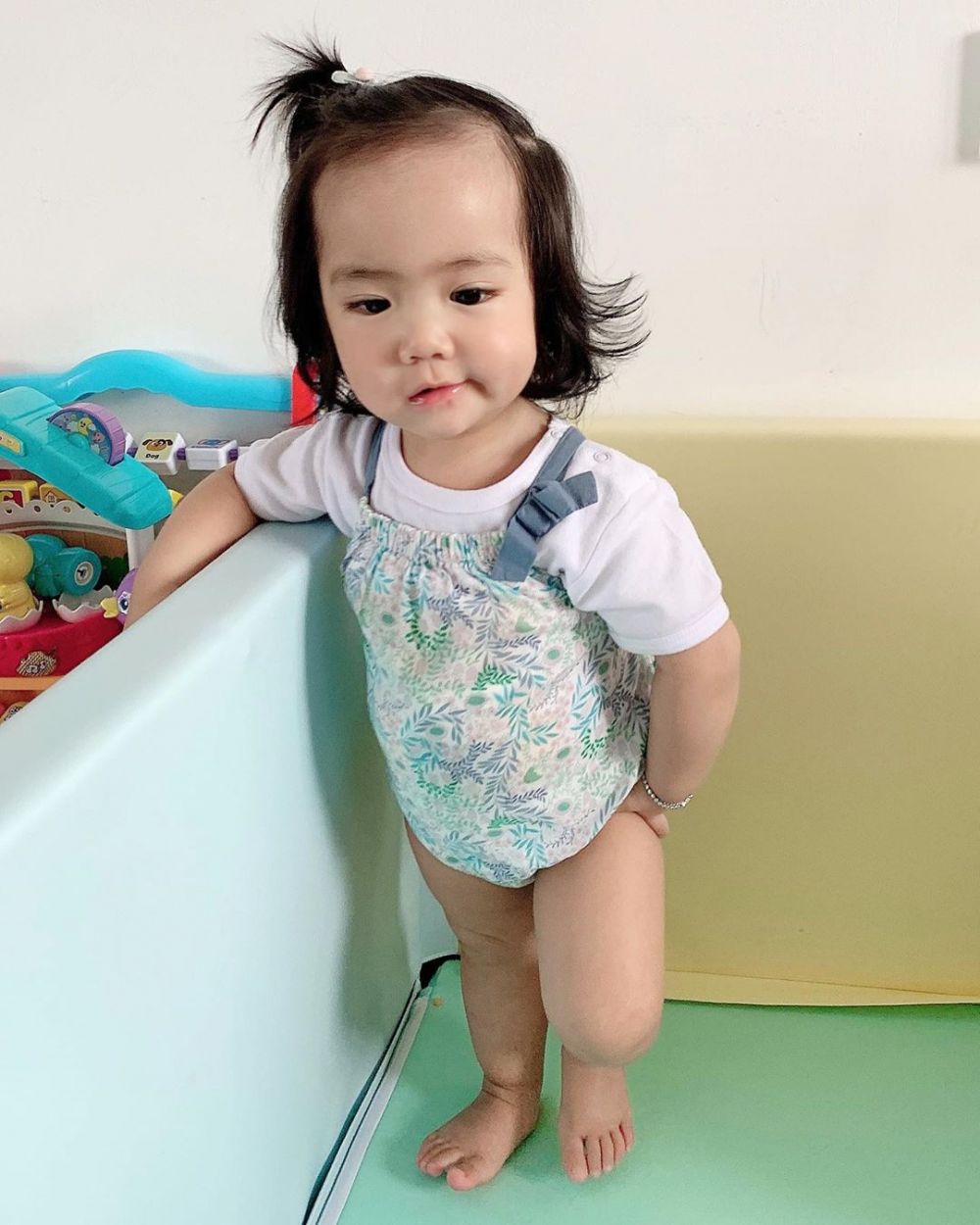 8 Pose ekspresif Sheena Gabriella anak Momo Geisha, gemas maksimal