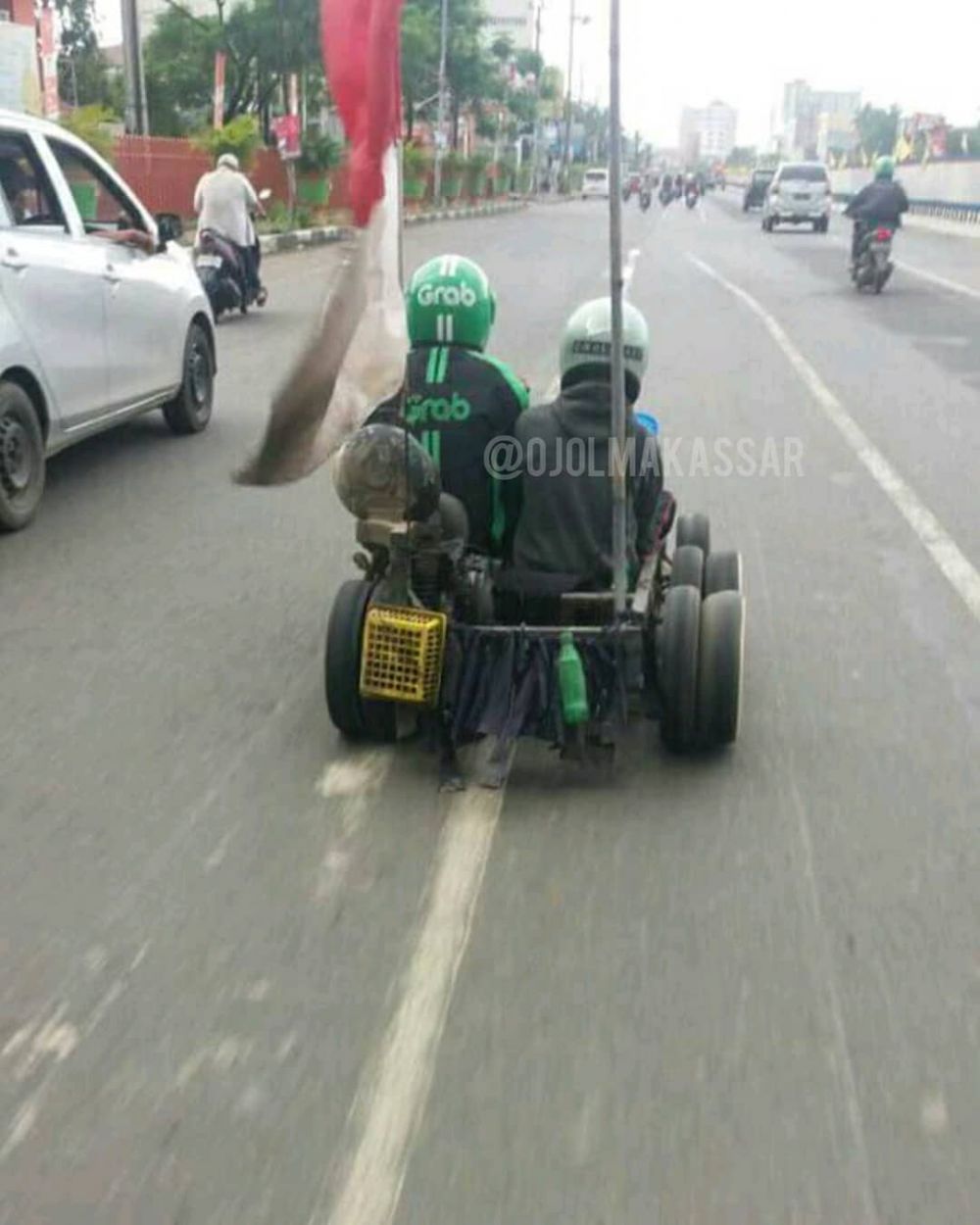 14 Kendaraan driver ojek online ini bikin penumpang heran